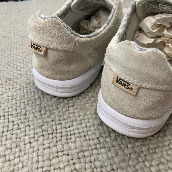 Vans suede lace up sneaker - Picture 8 of 8